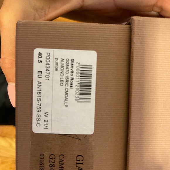 Gianvito Rossi heels 105MM. Size-10.5 perfect for 9. - Picture 2 of 5